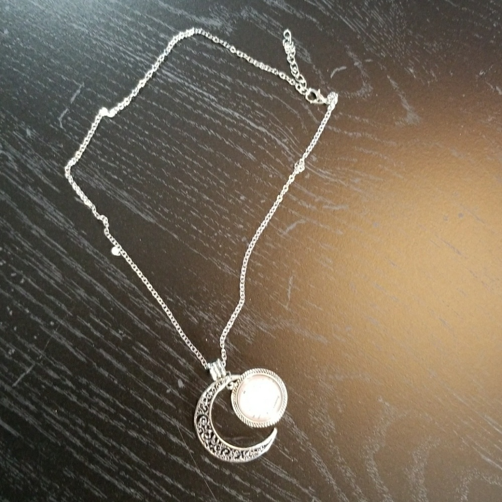 Pendant necklace